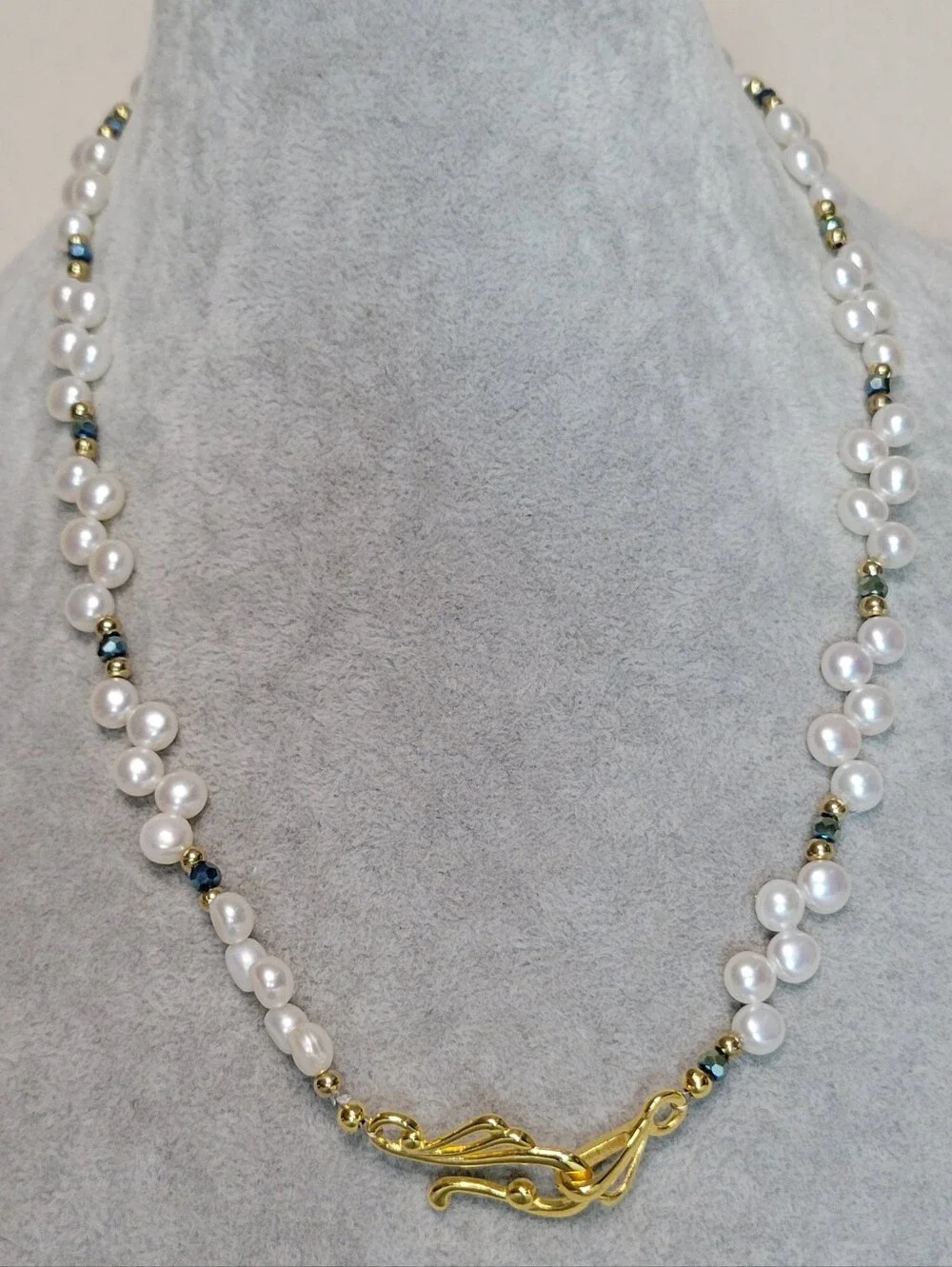 Freshwater Cultured Pearl Woven Zig-Zag Choker Necklace W/ Gold Tone Hook Clasp